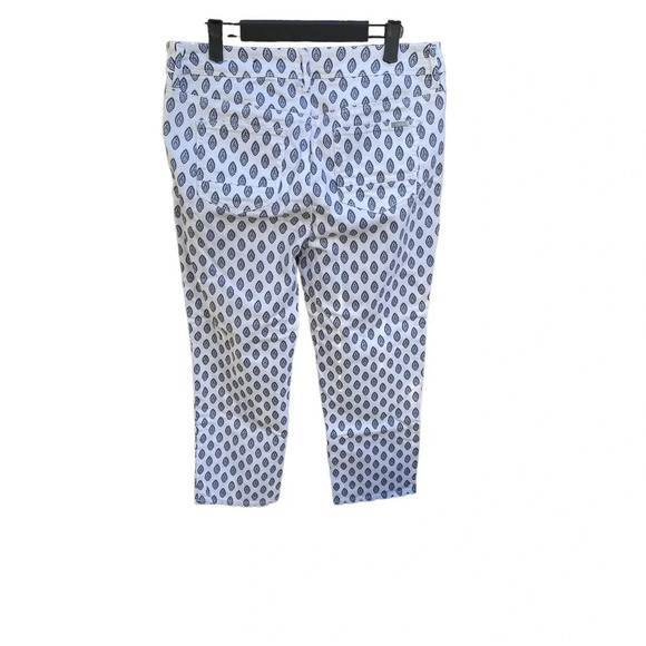 NWOT CHICOS SO SLIMMING PAISLEY GIRLFRIEND CROP PANTS - Picture 4 of 7